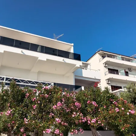 Goro ポドストラナ