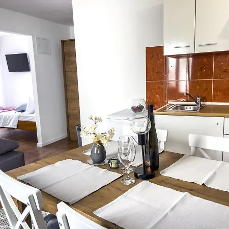 Apartment Goro