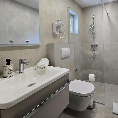 Apartment Goro